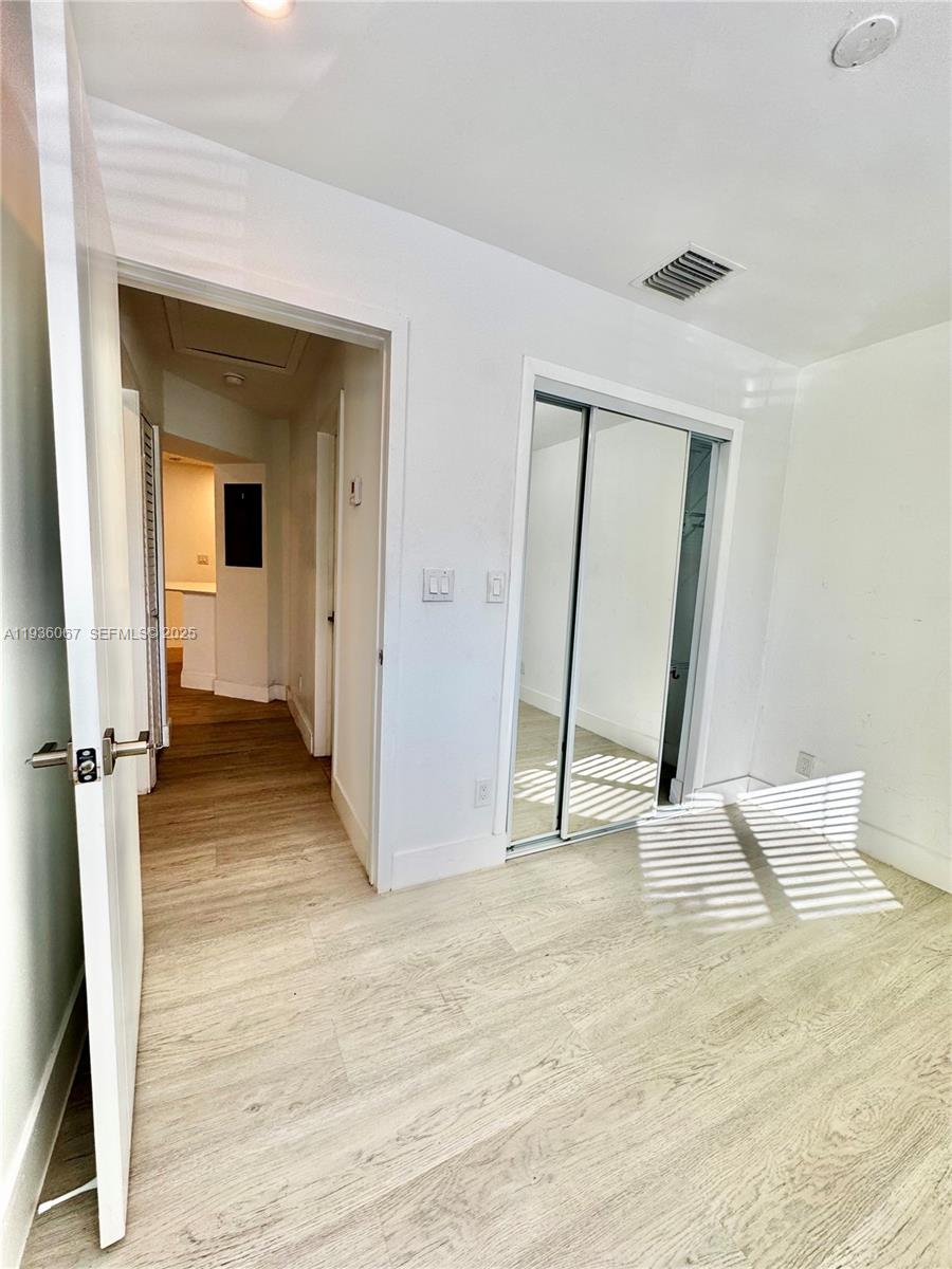 TOWN OF MODELO (DANIA) B- - Residential Income