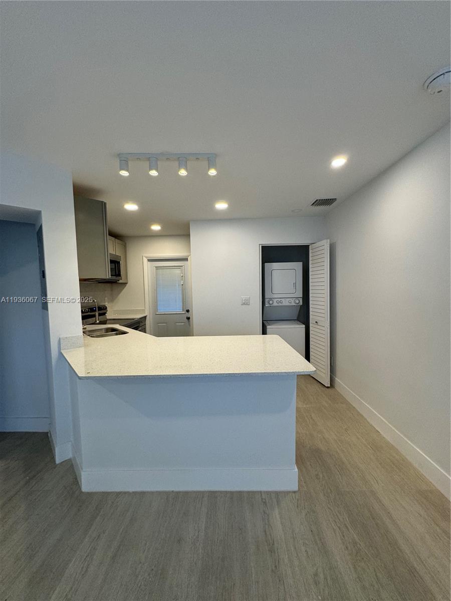 TOWN OF MODELO (DANIA) B- - Residential Income