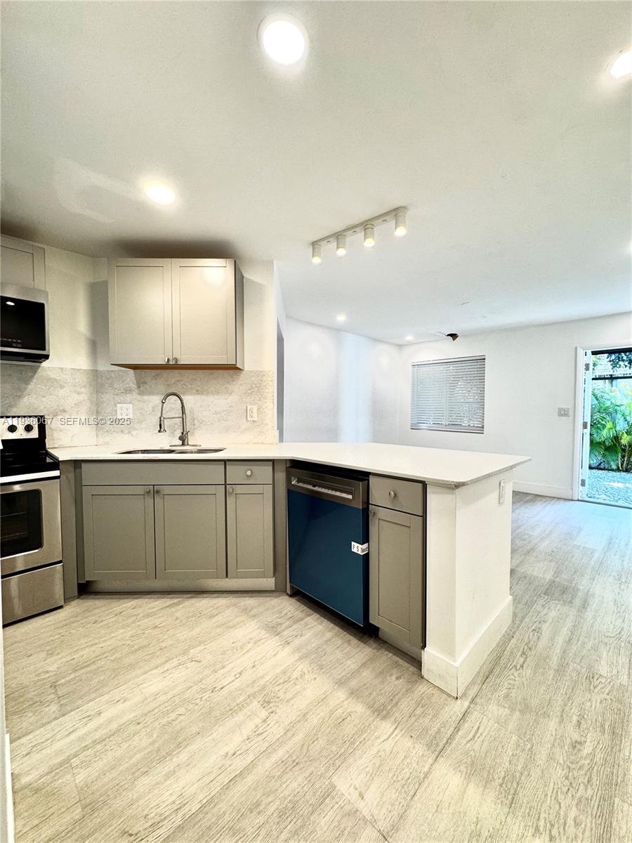 TOWN OF MODELO (DANIA) B- - Residential Income