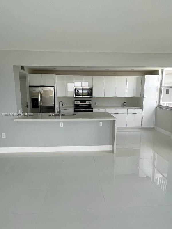 4200 Hillcrest Dr 900