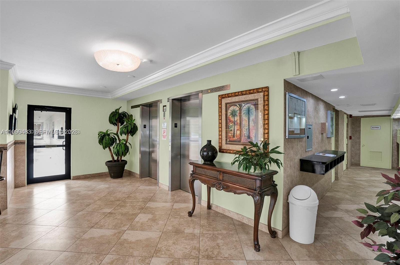 3970 Oaks Clubhouse Dr 302