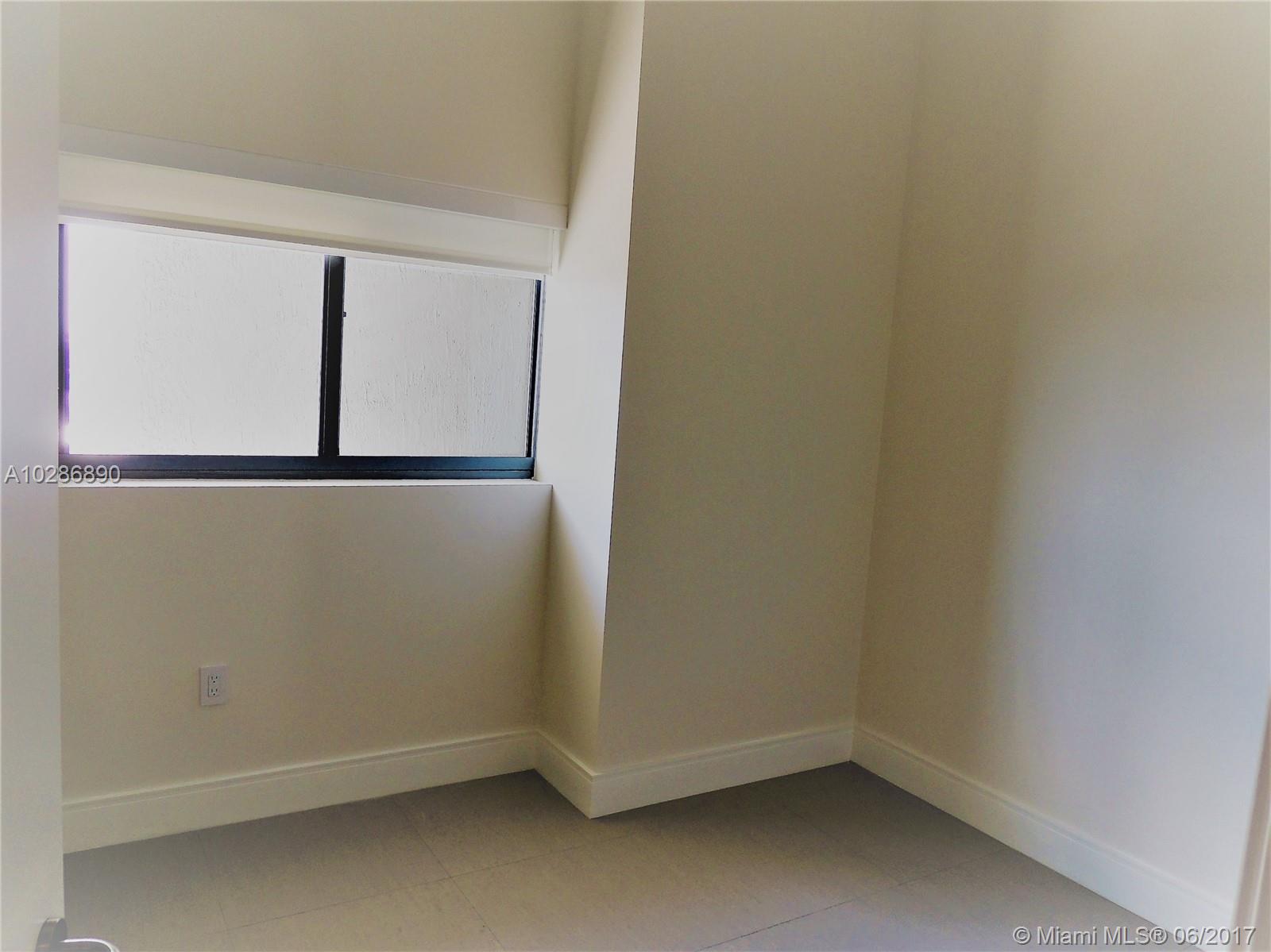 ICON BAY CONDO - Residential Lease