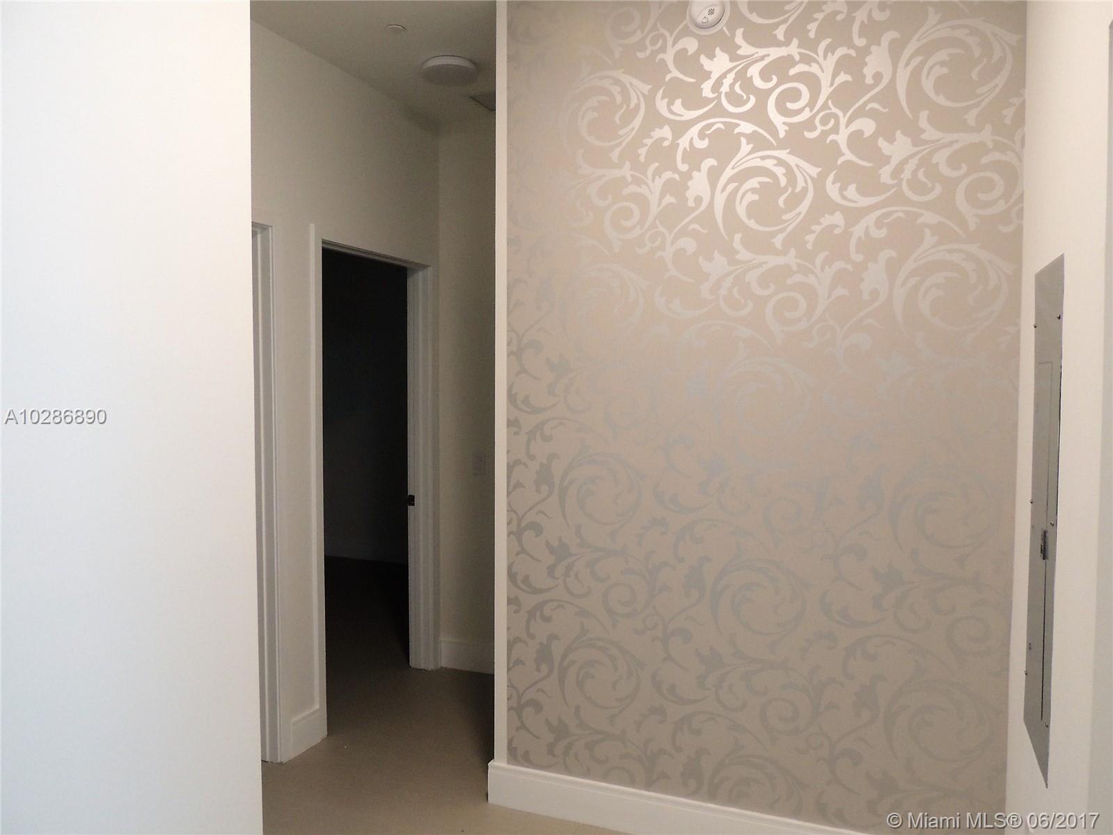 ICON BAY CONDO - Residential Lease