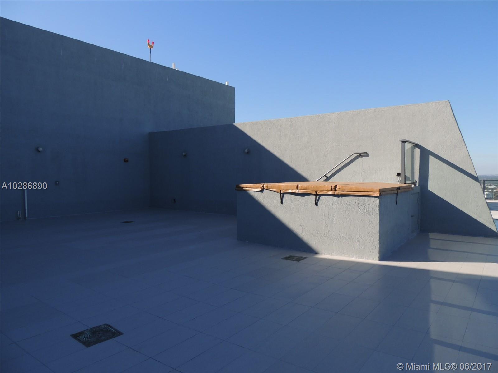 ICON BAY CONDO - Residential Lease