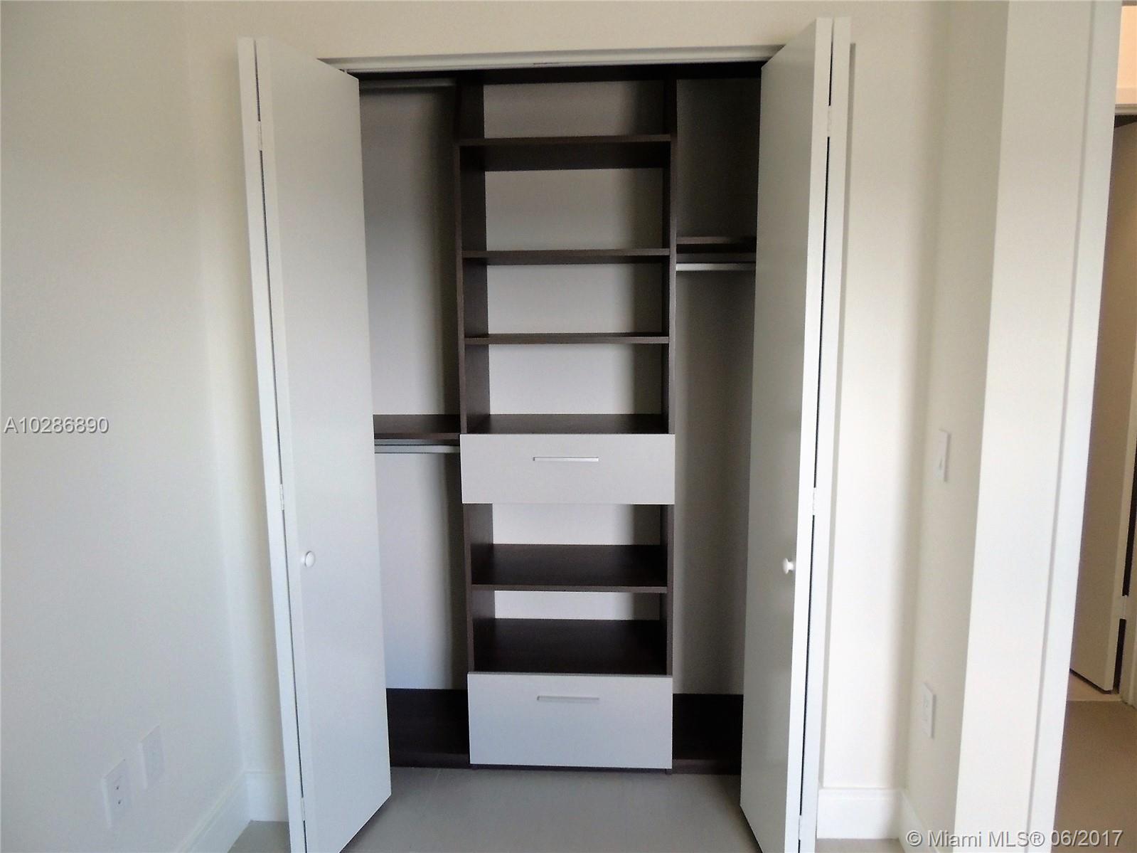 ICON BAY CONDO - Residential Lease