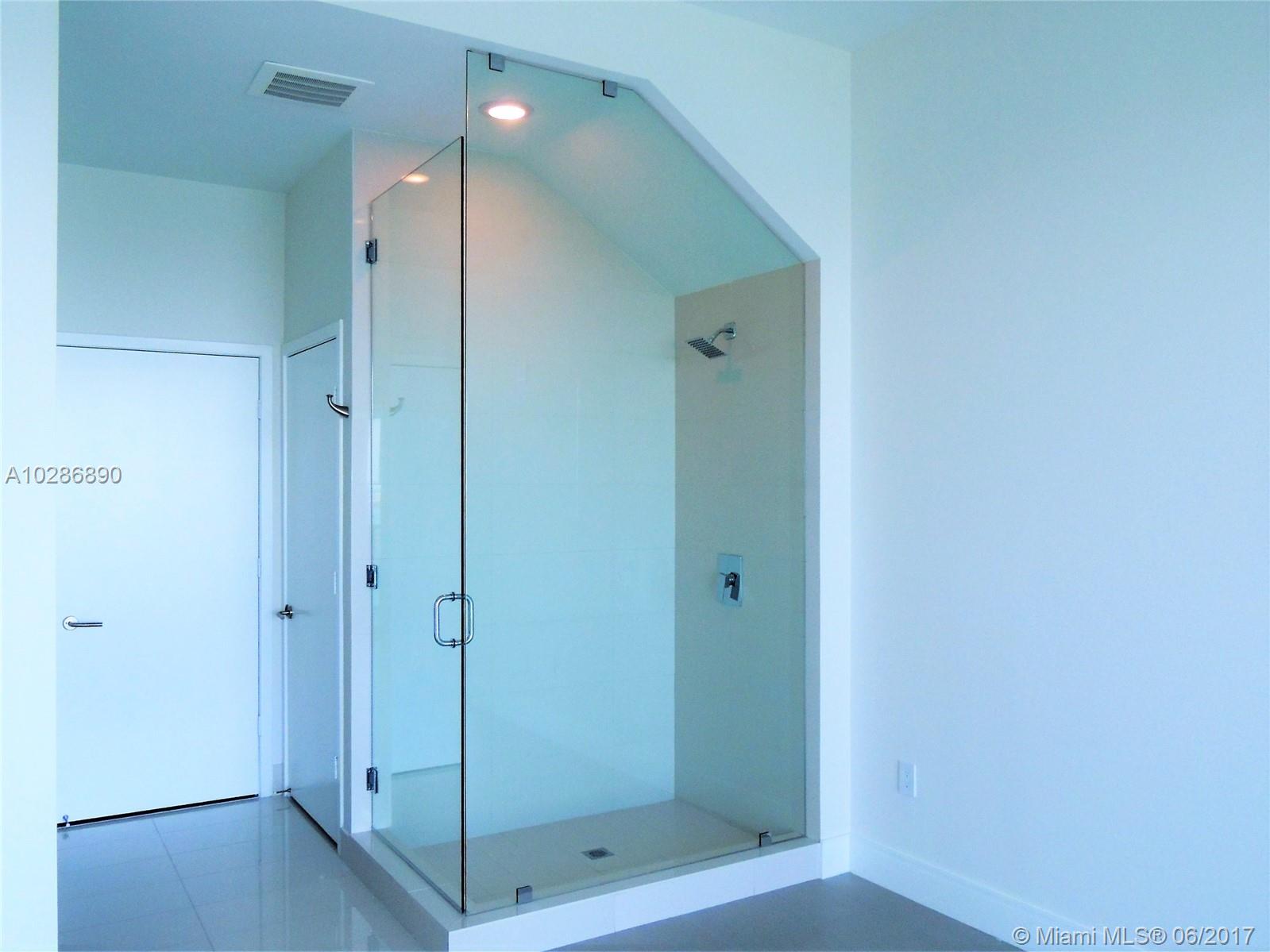 ICON BAY CONDO - Residential Lease