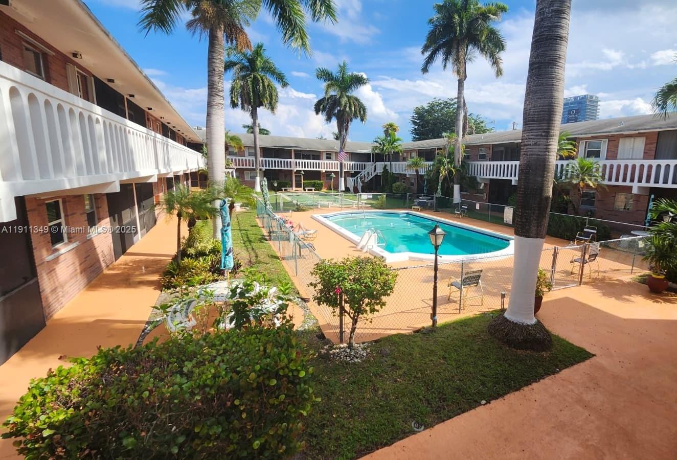 ELDORADO COUNTRY CLUB APT - Residential