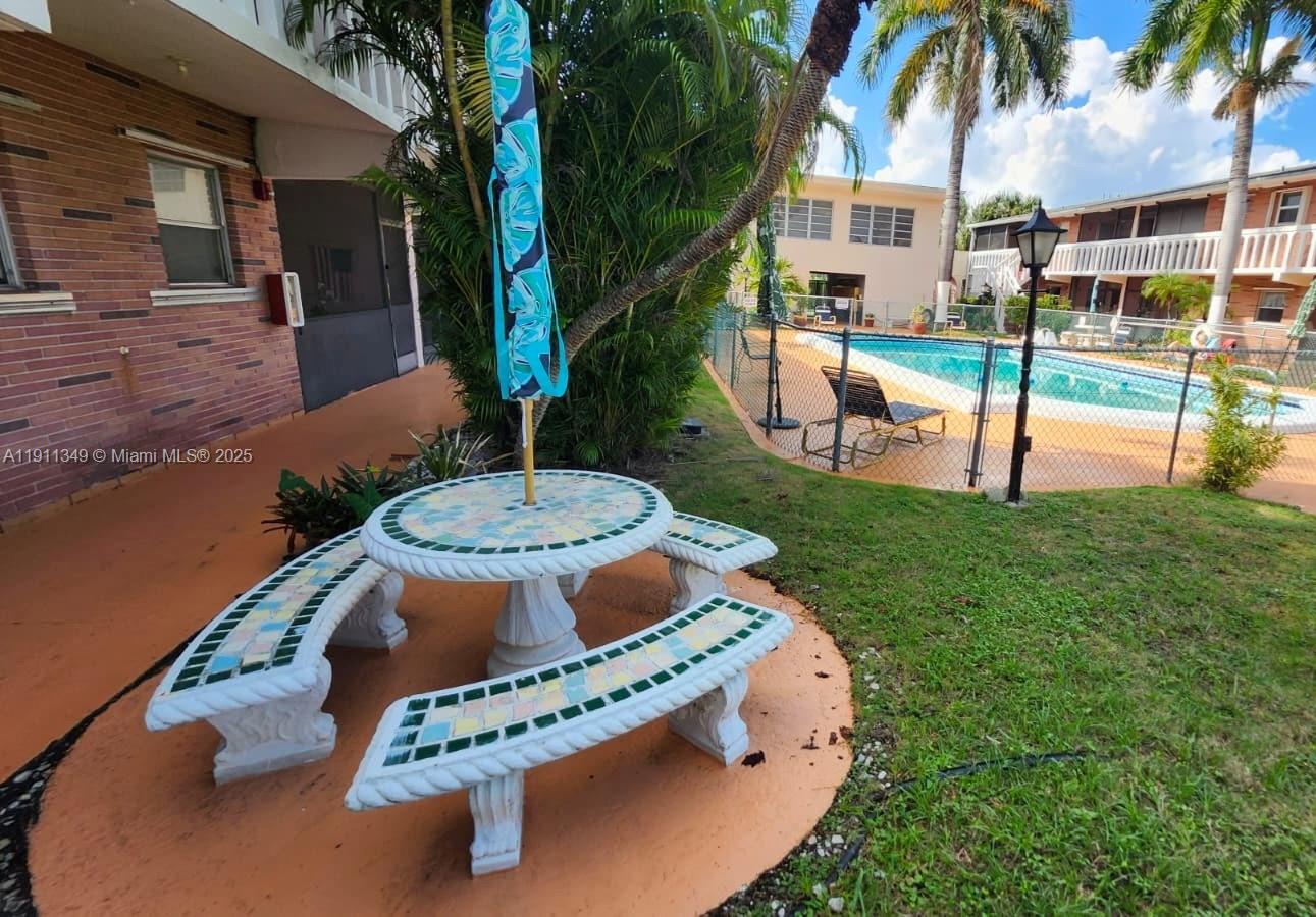 ELDORADO COUNTRY CLUB APT - Residential