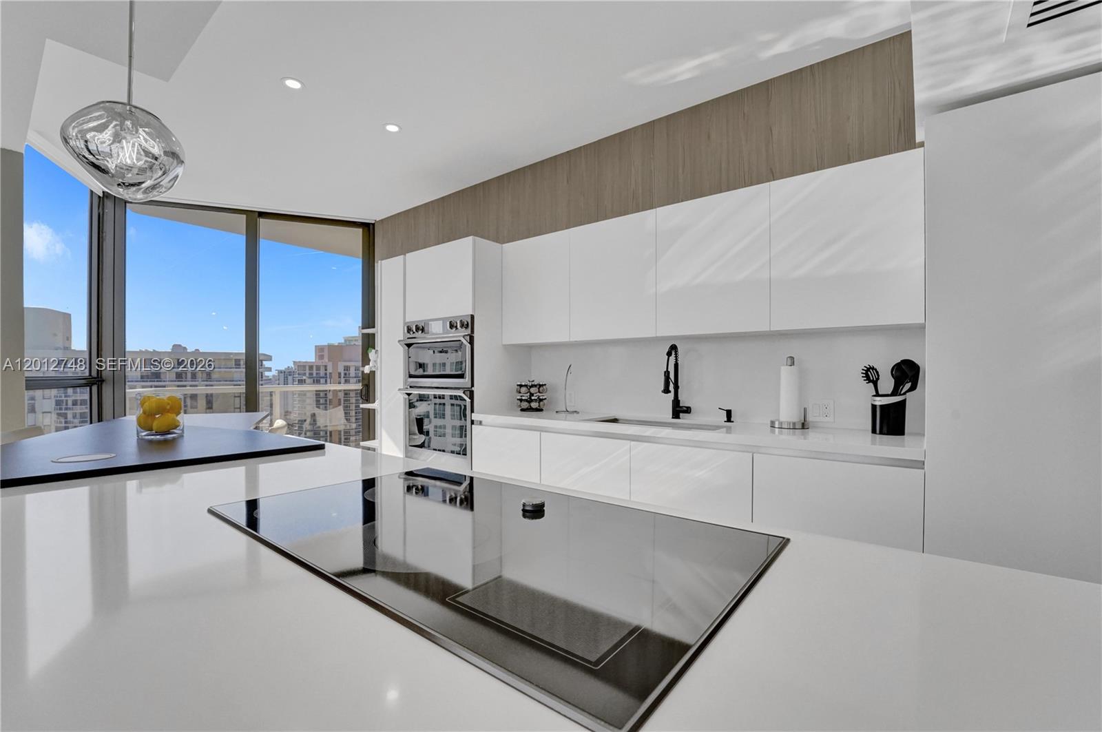 HAMPTONS WEST - Residential