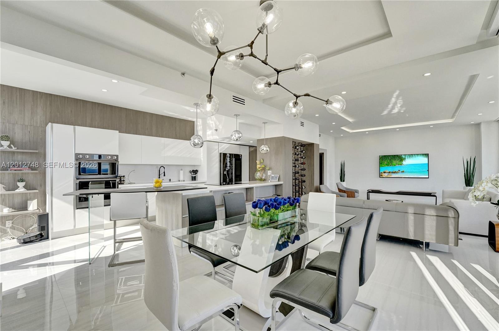 HAMPTONS WEST - Residential