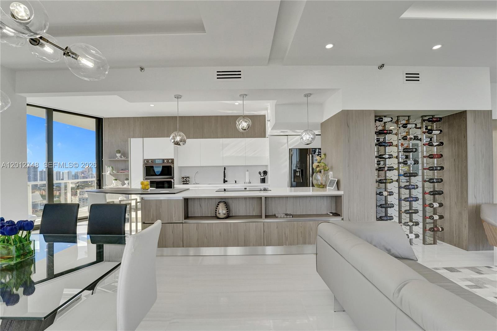 HAMPTONS WEST - Residential