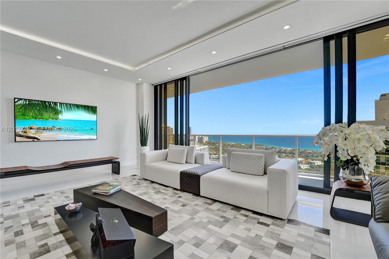 HAMPTONS WEST - Residential