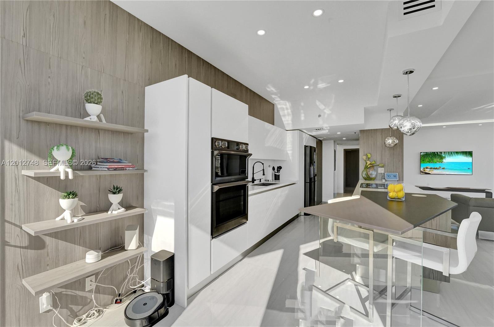 HAMPTONS WEST - Residential