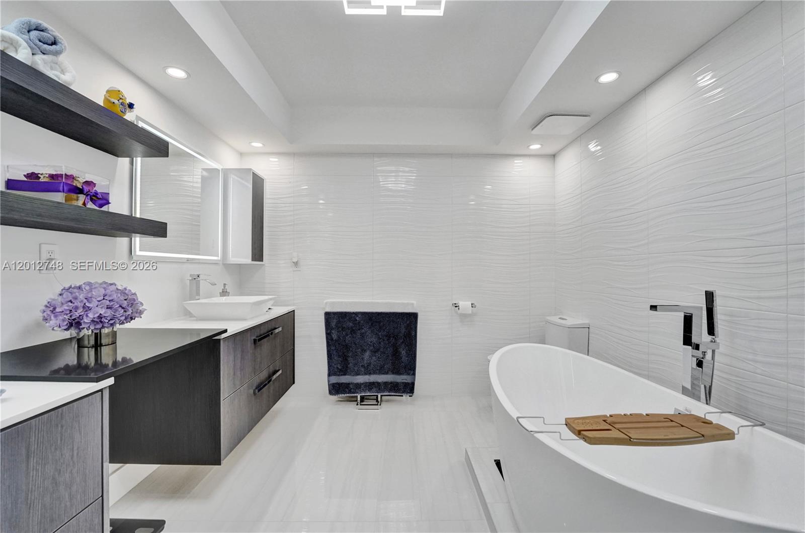 HAMPTONS WEST - Residential