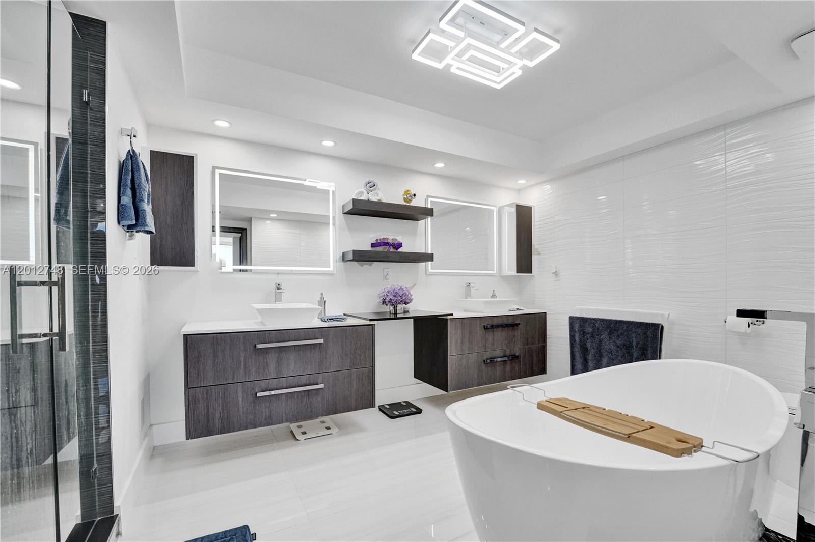 HAMPTONS WEST - Residential