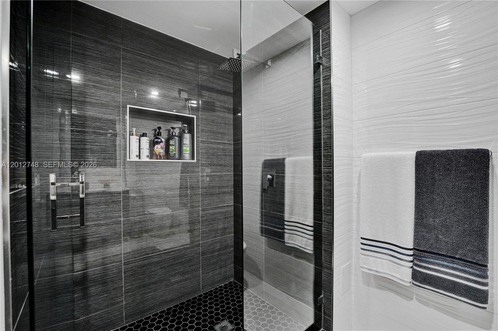 HAMPTONS WEST - Residential