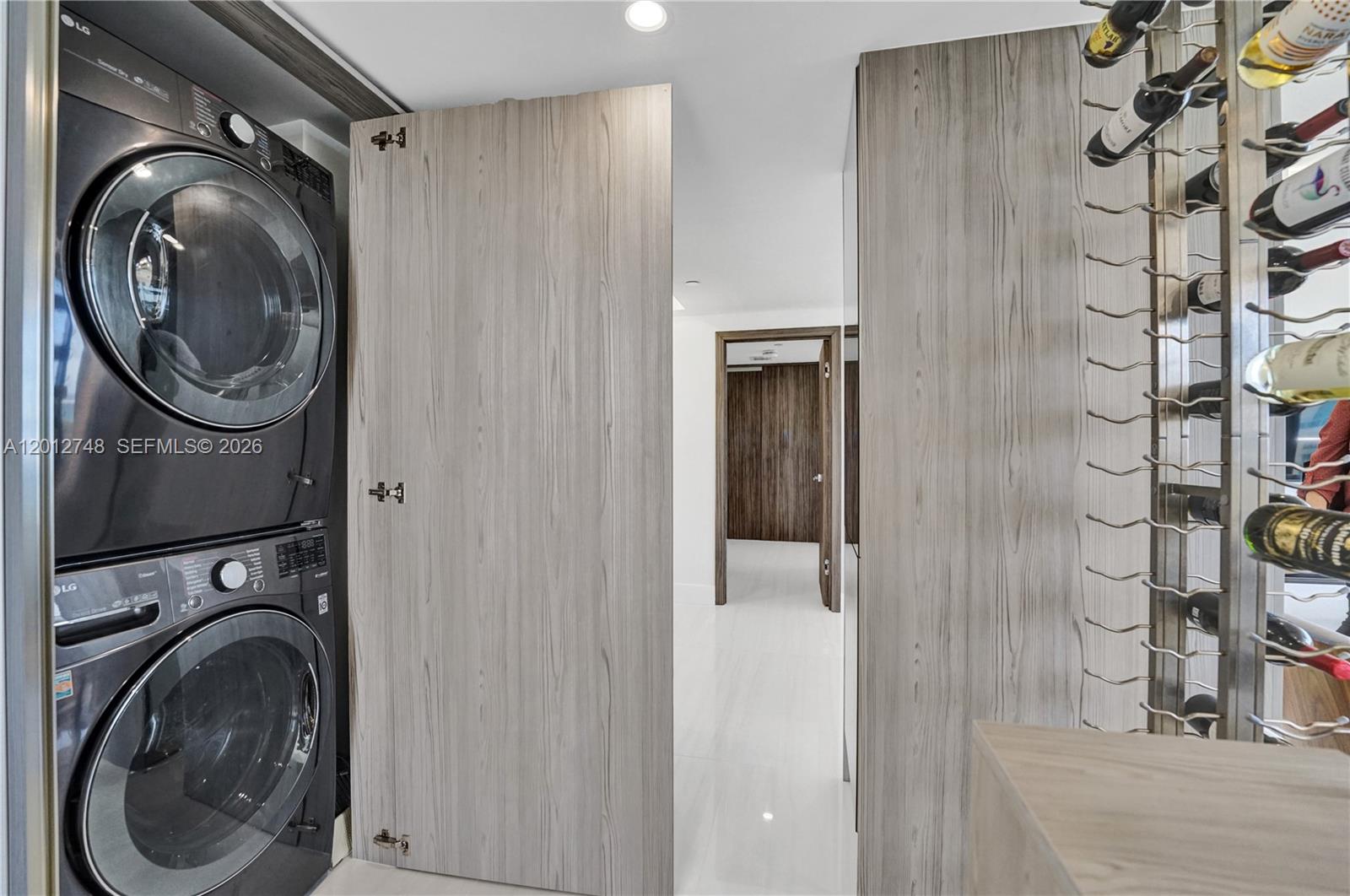 HAMPTONS WEST - Residential