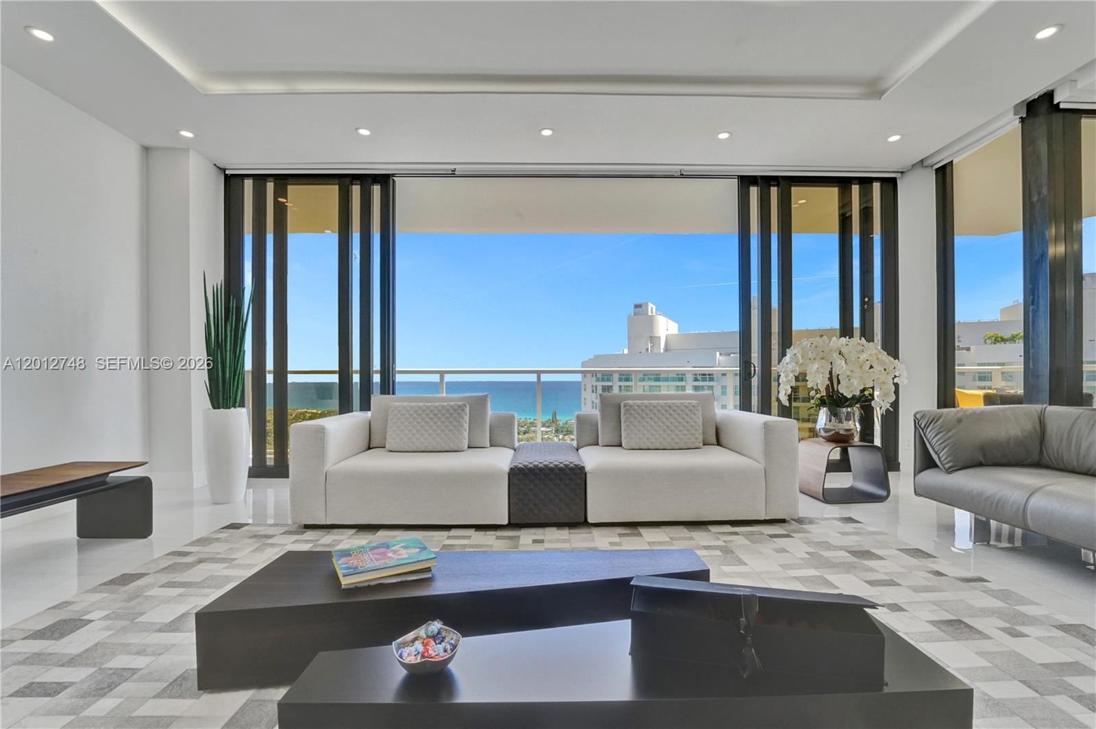 HAMPTONS WEST - Residential