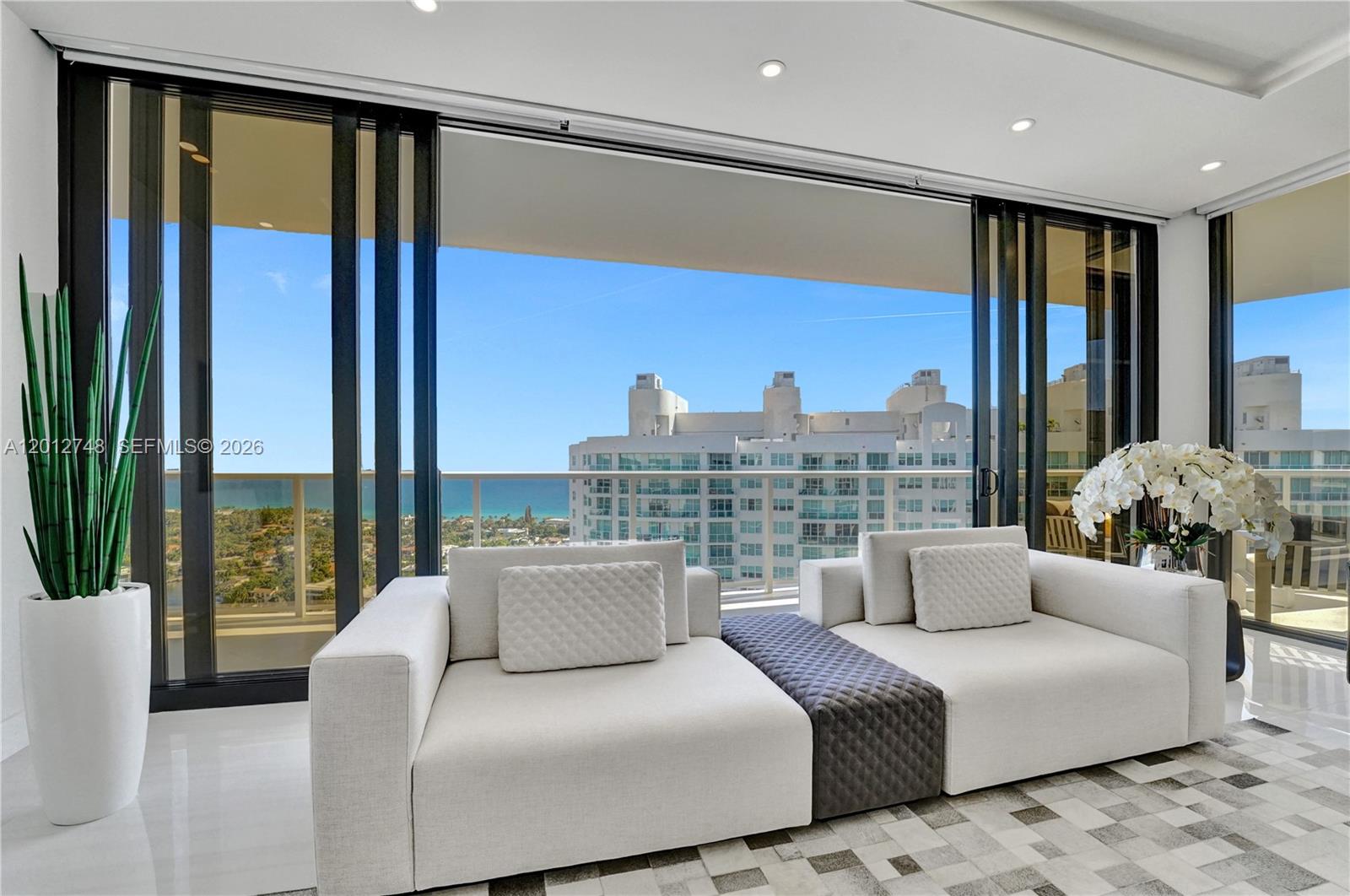 HAMPTONS WEST - Residential