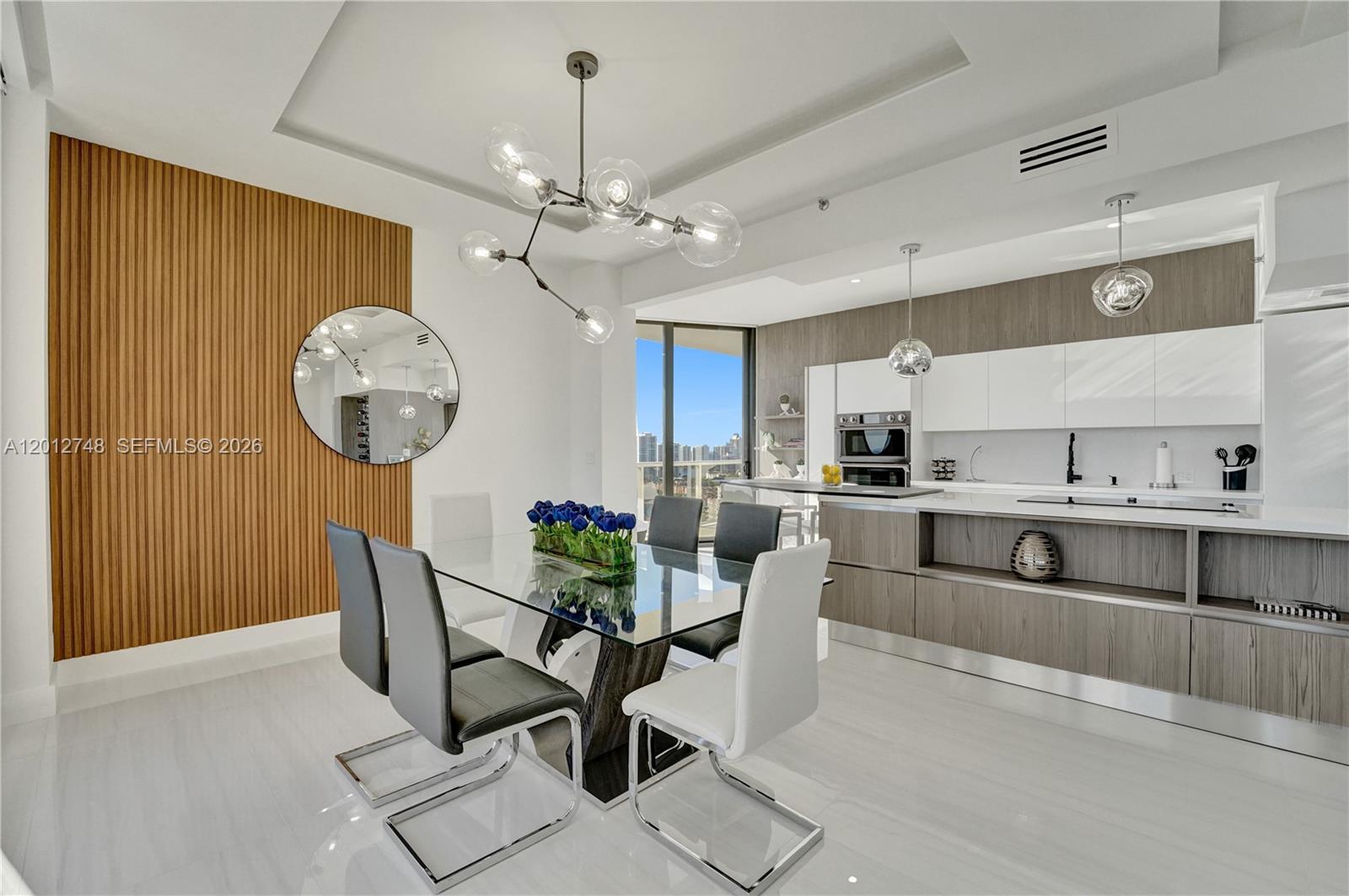 HAMPTONS WEST - Residential