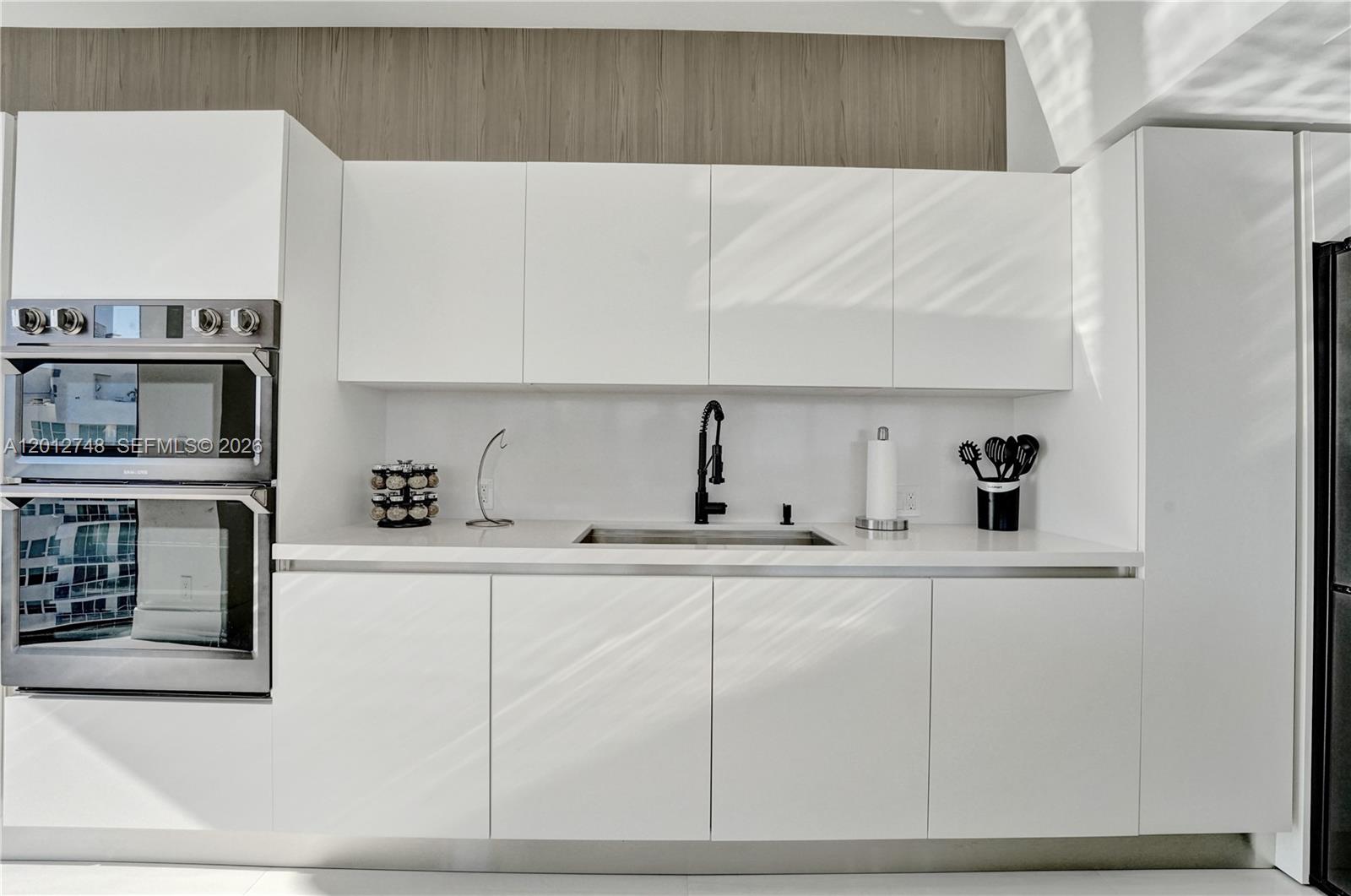 HAMPTONS WEST - Residential