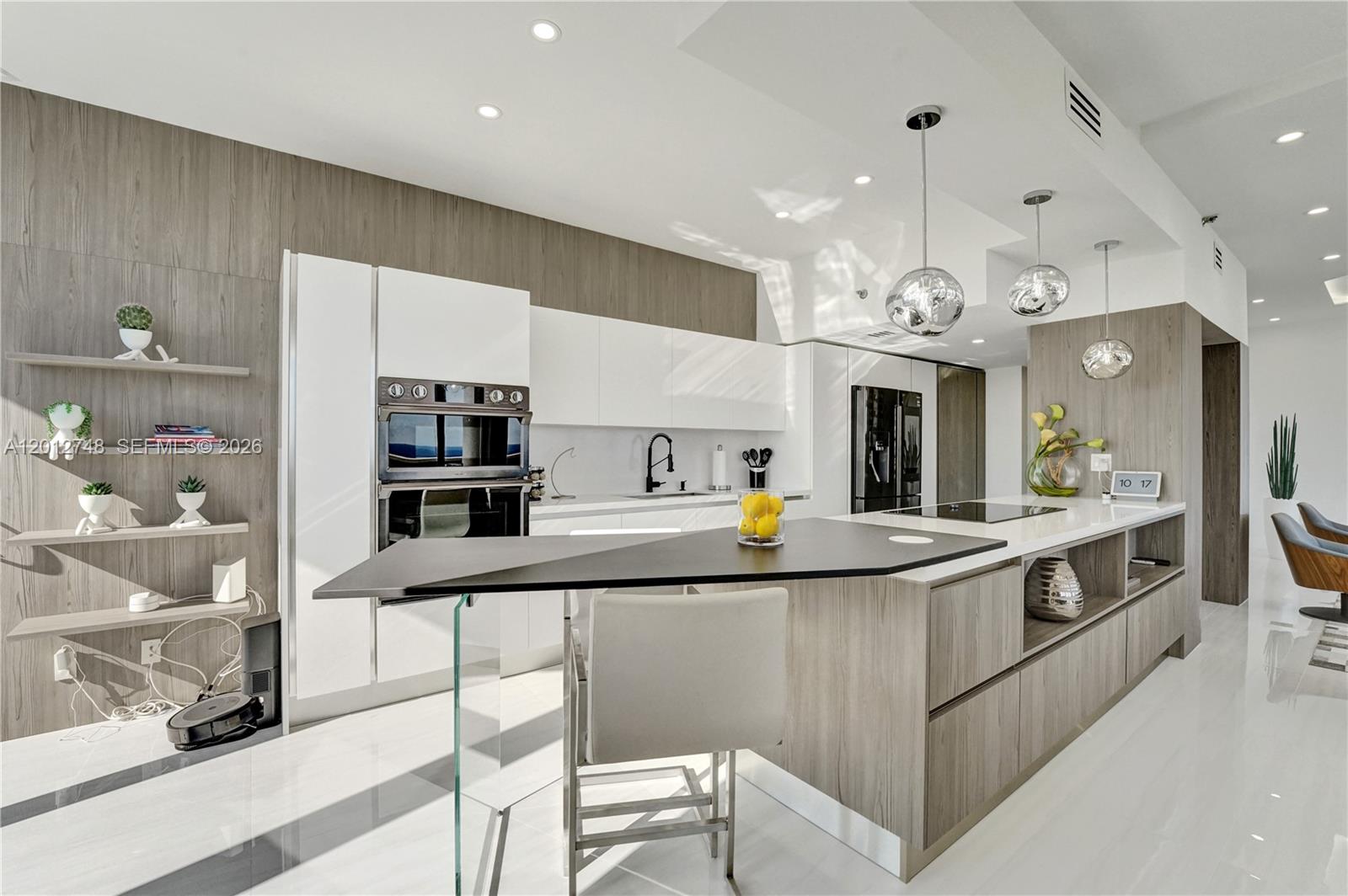 HAMPTONS WEST - Residential