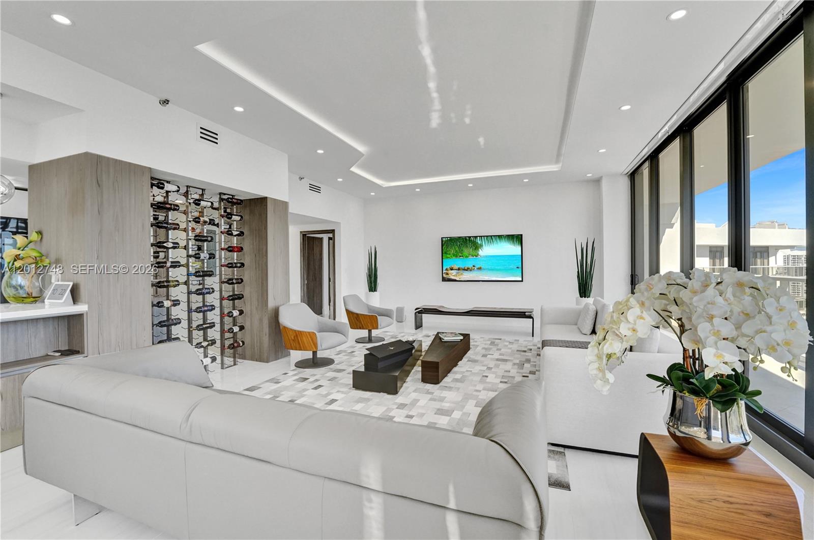 HAMPTONS WEST - Residential