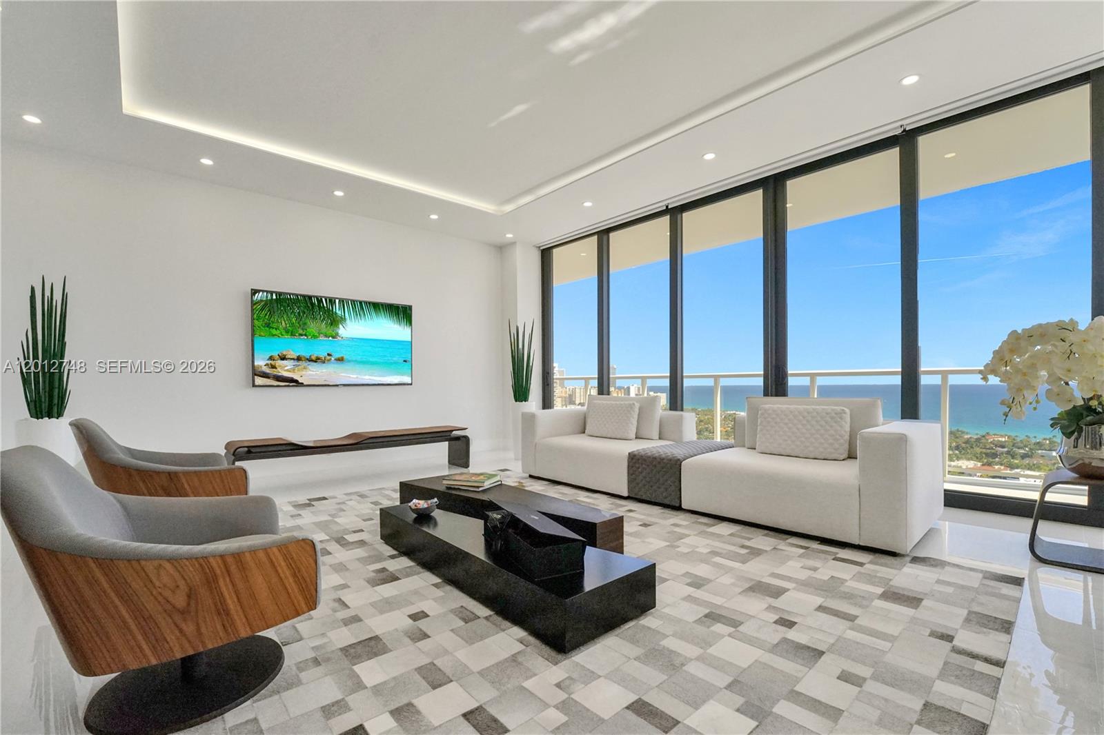 HAMPTONS WEST - Residential