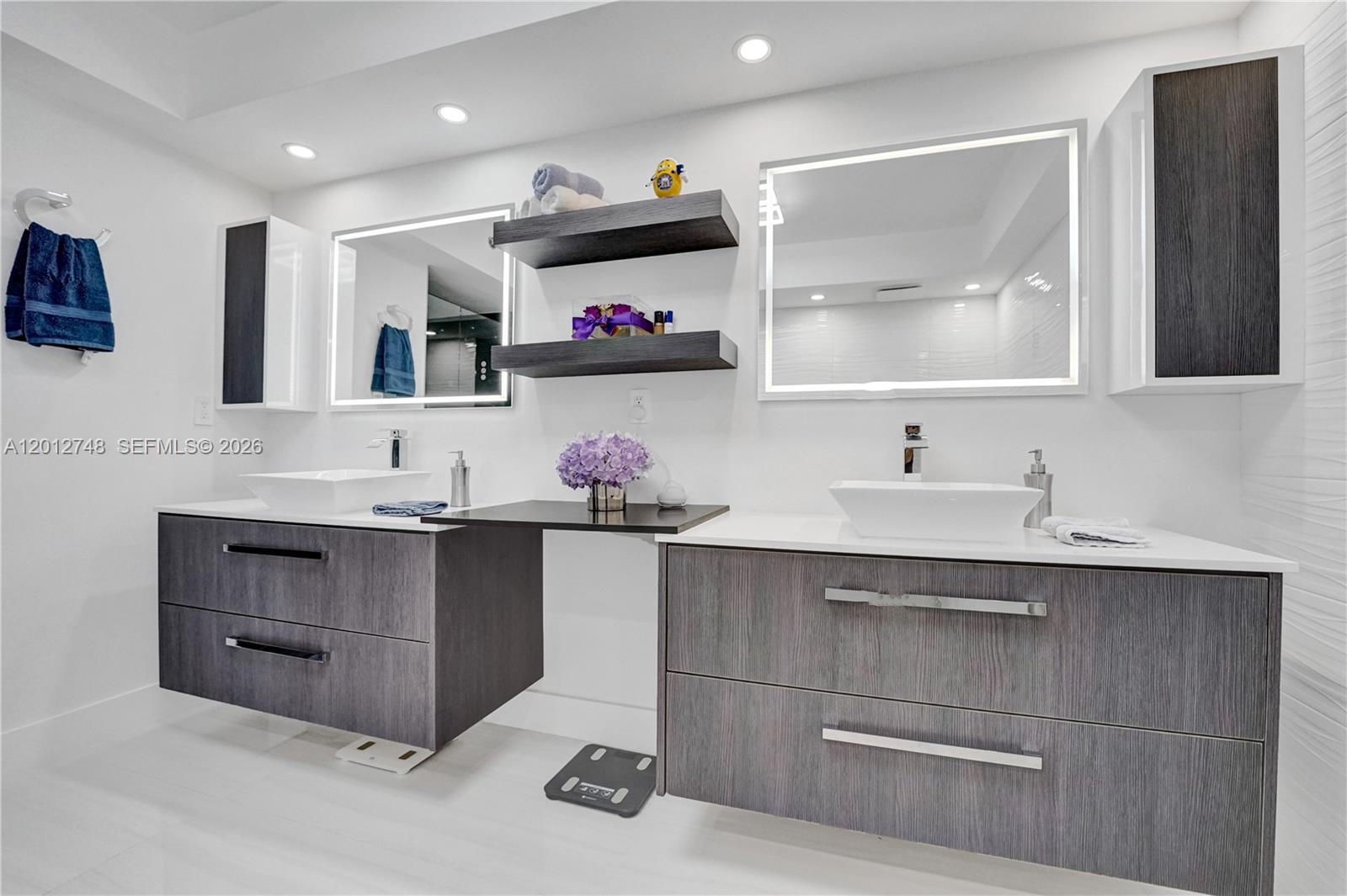 HAMPTONS WEST - Residential