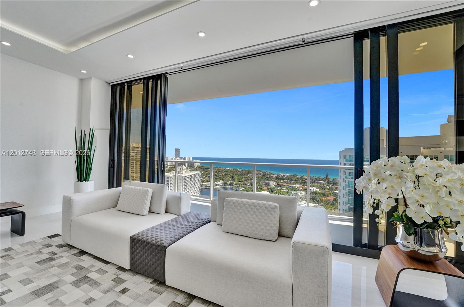 HAMPTONS WEST - Residential