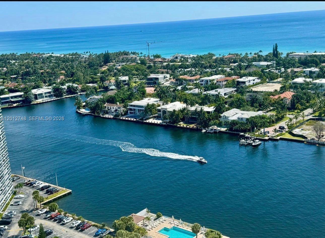 HAMPTONS WEST - Residential