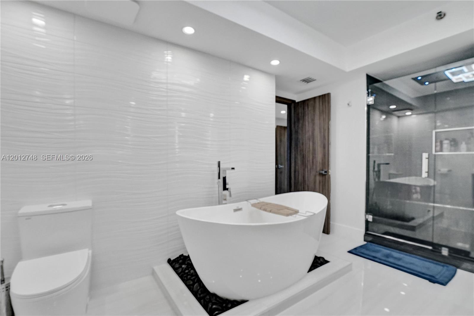 HAMPTONS WEST - Residential