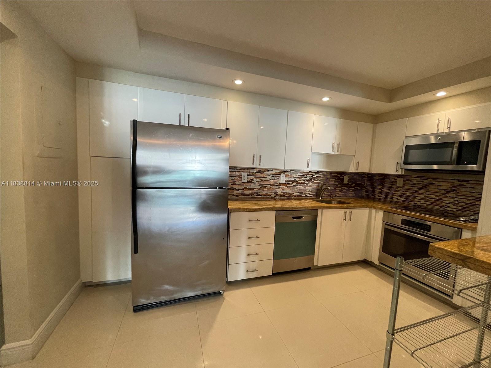 OCEANVIEW BUILDING A COND - Residential