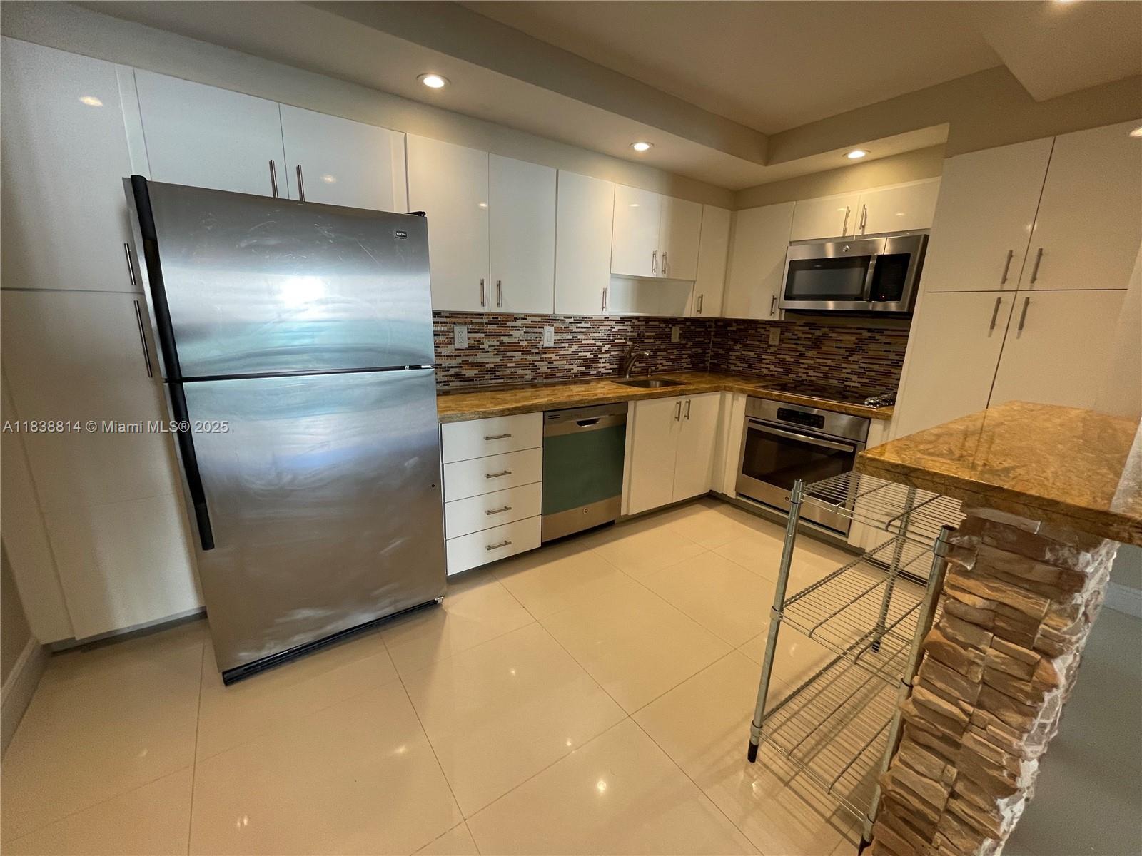 OCEANVIEW BUILDING A COND - Residential