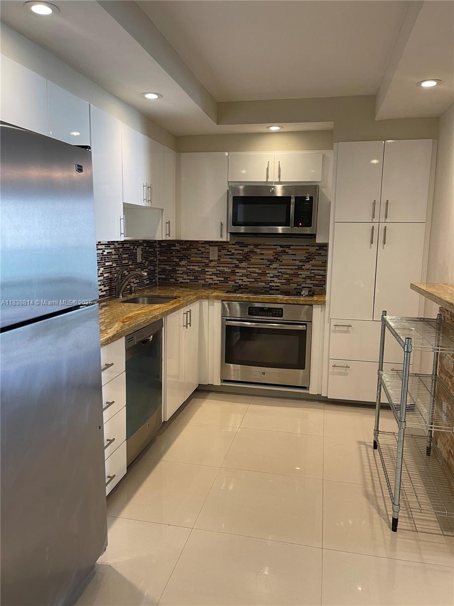 OCEANVIEW BUILDING A COND - Residential