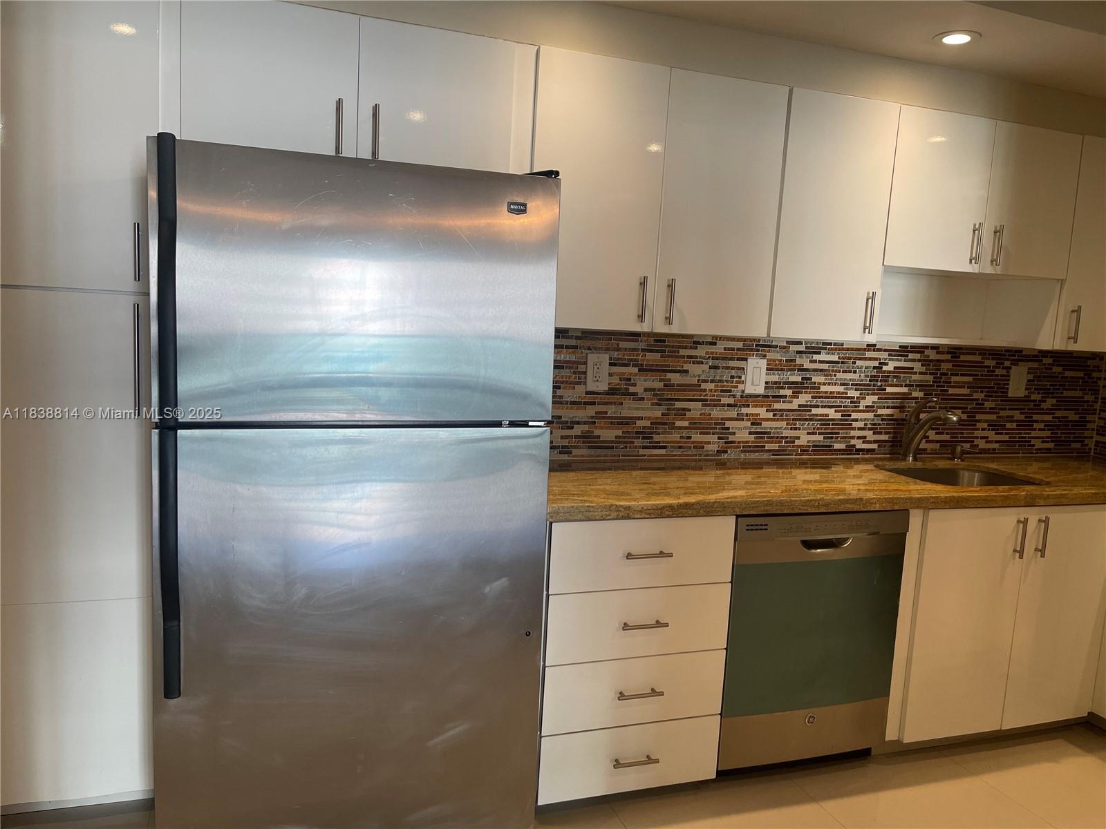 OCEANVIEW BUILDING A COND - Residential