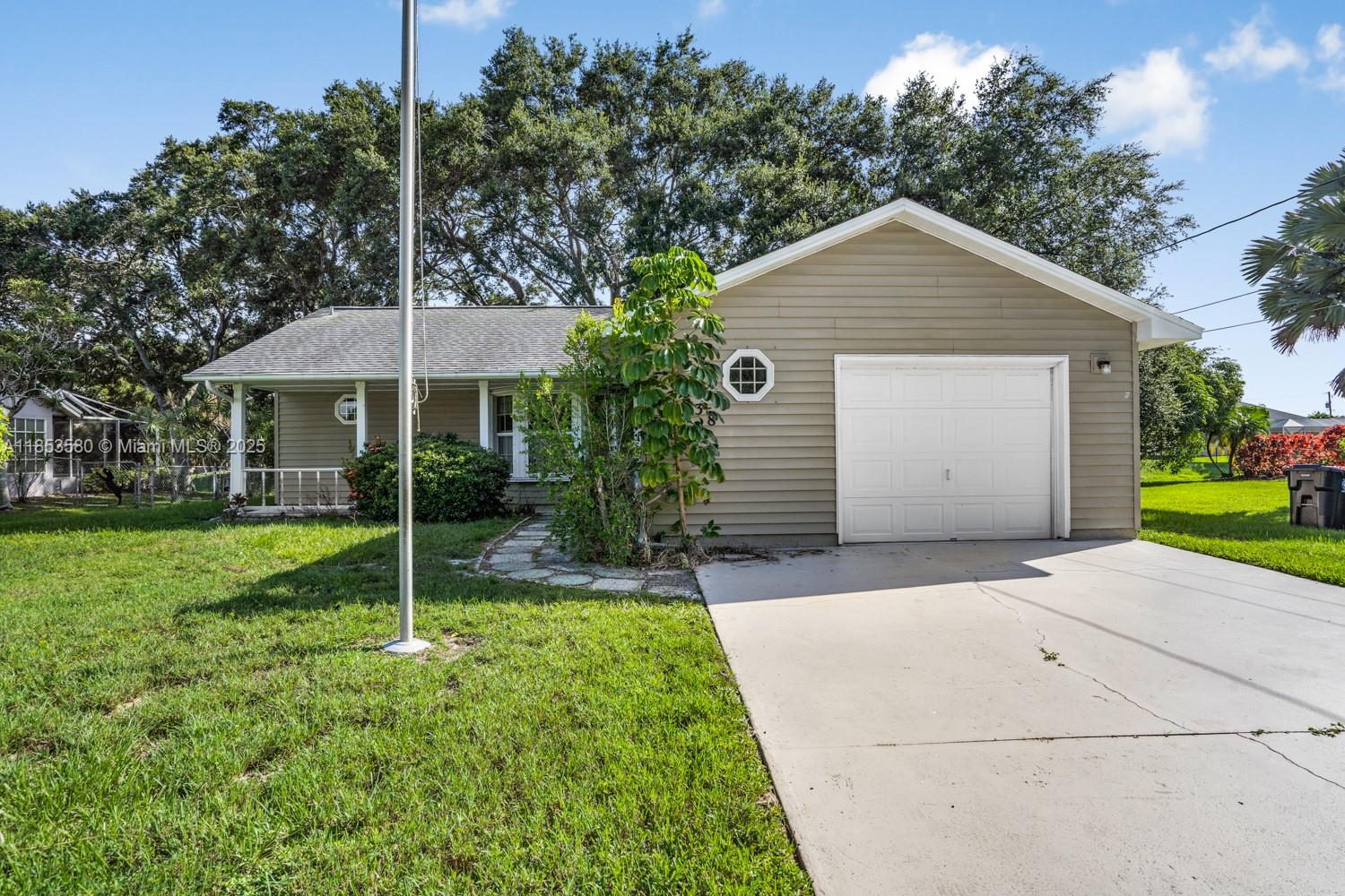 2838 SE Eagle Dr