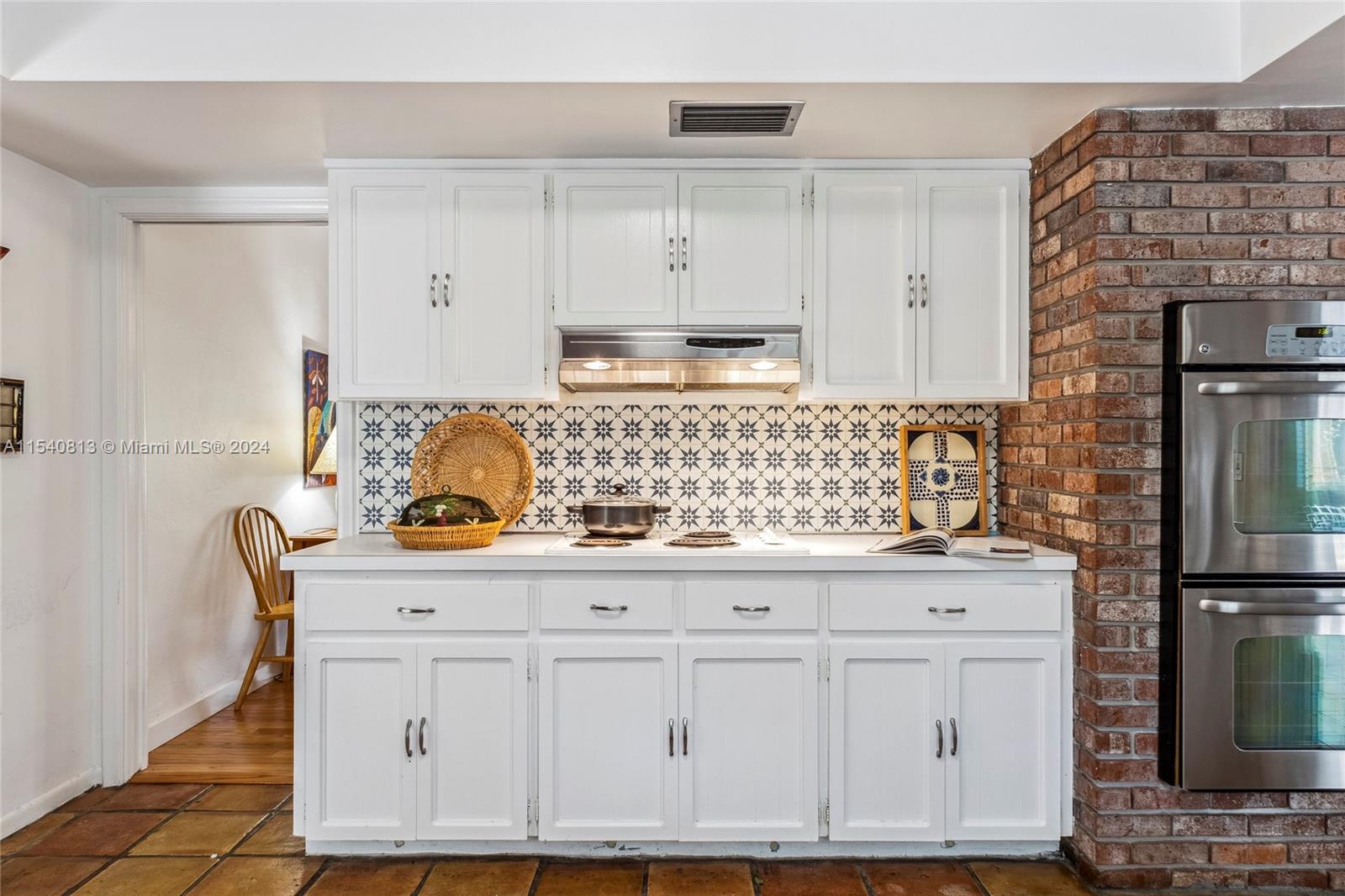 THIRD ADDN TO KENDALL EAS - Residential Lease