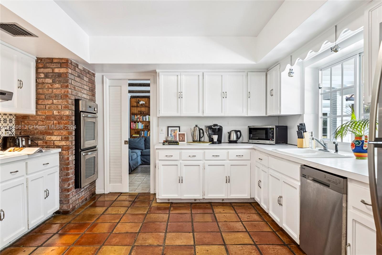 THIRD ADDN TO KENDALL EAS - Residential Lease