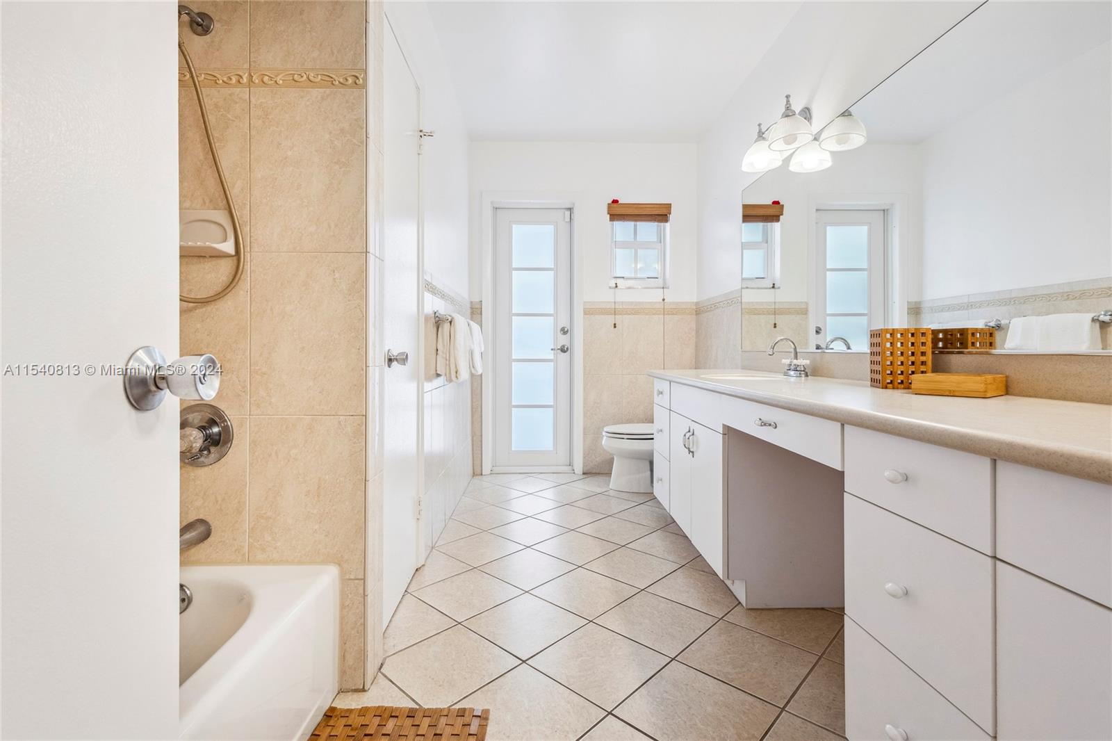 THIRD ADDN TO KENDALL EAS - Residential Lease