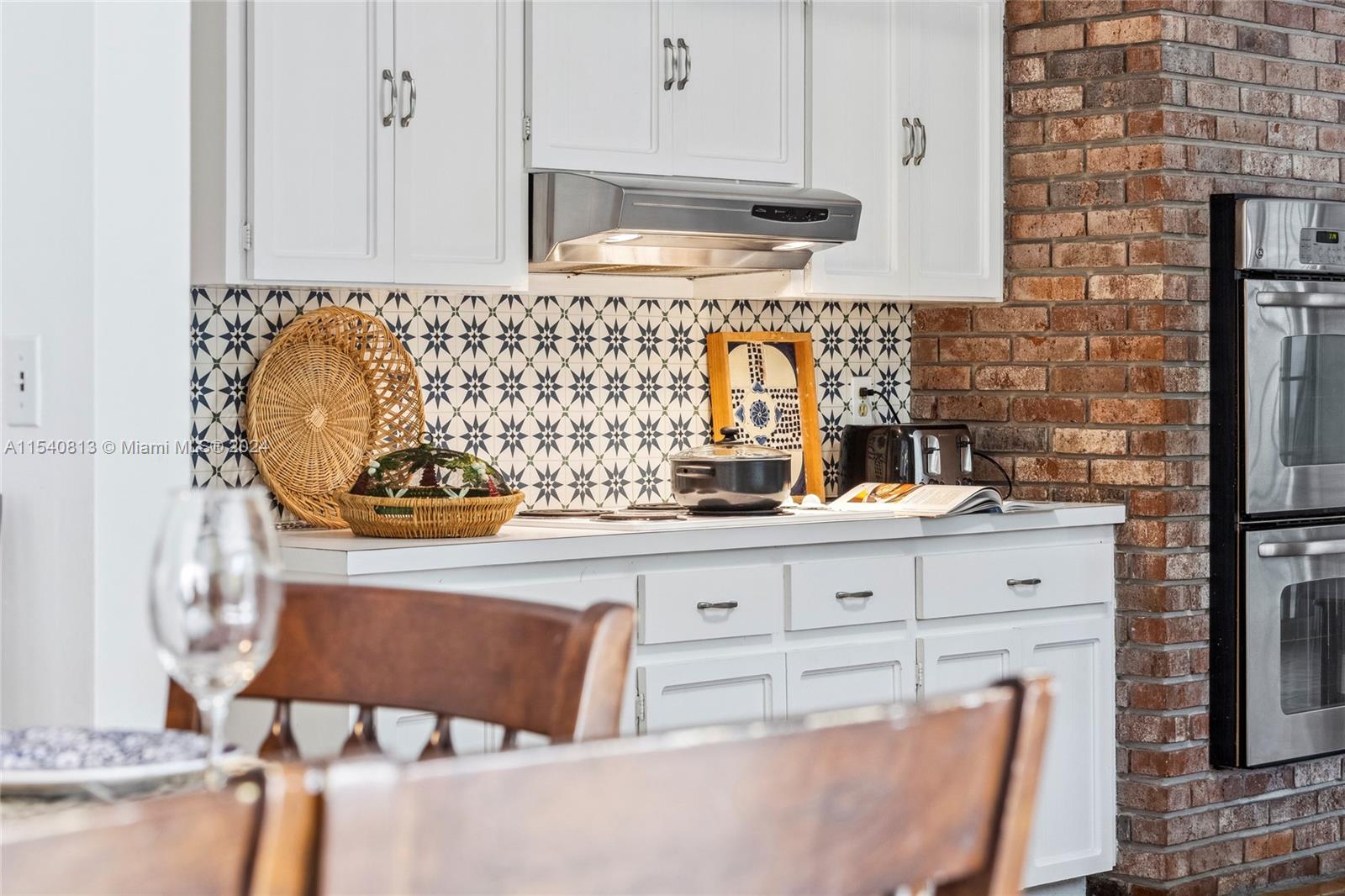 THIRD ADDN TO KENDALL EAS - Residential Lease