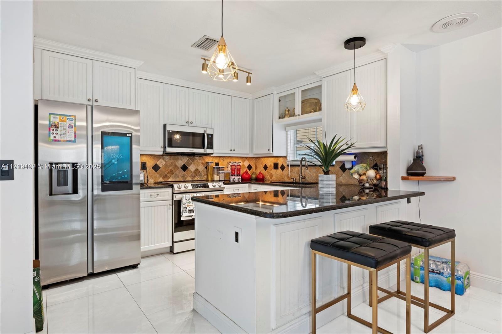 LYONS WEST - Residential