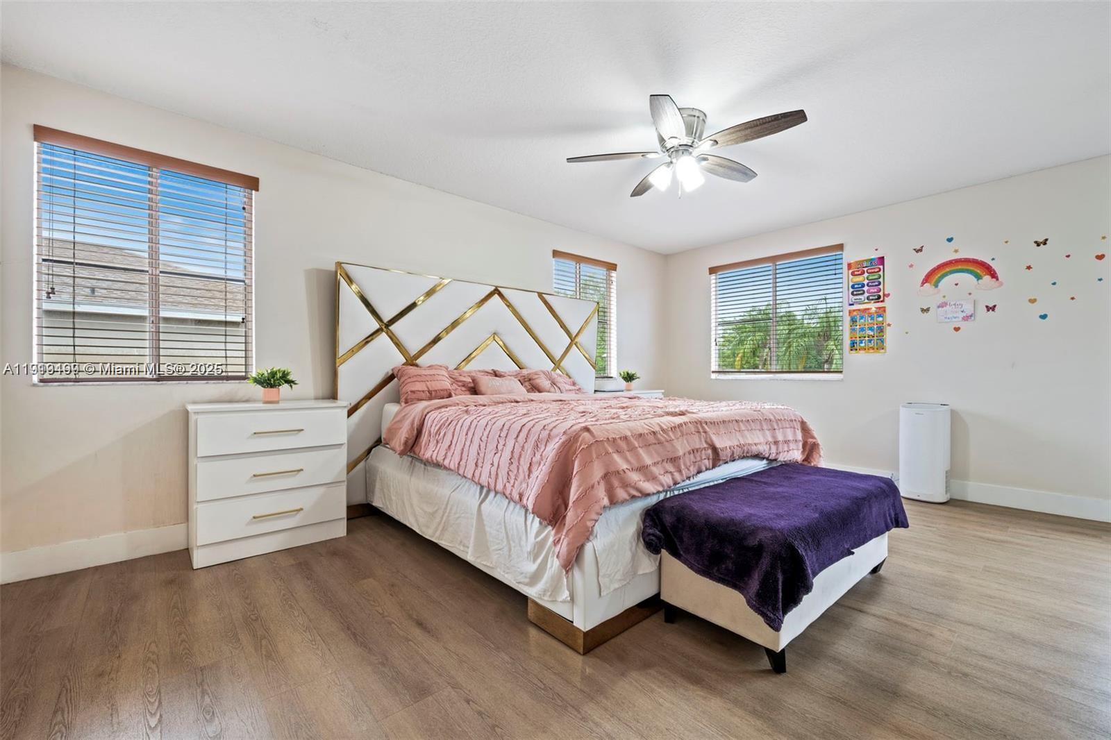 LYONS WEST - Residential