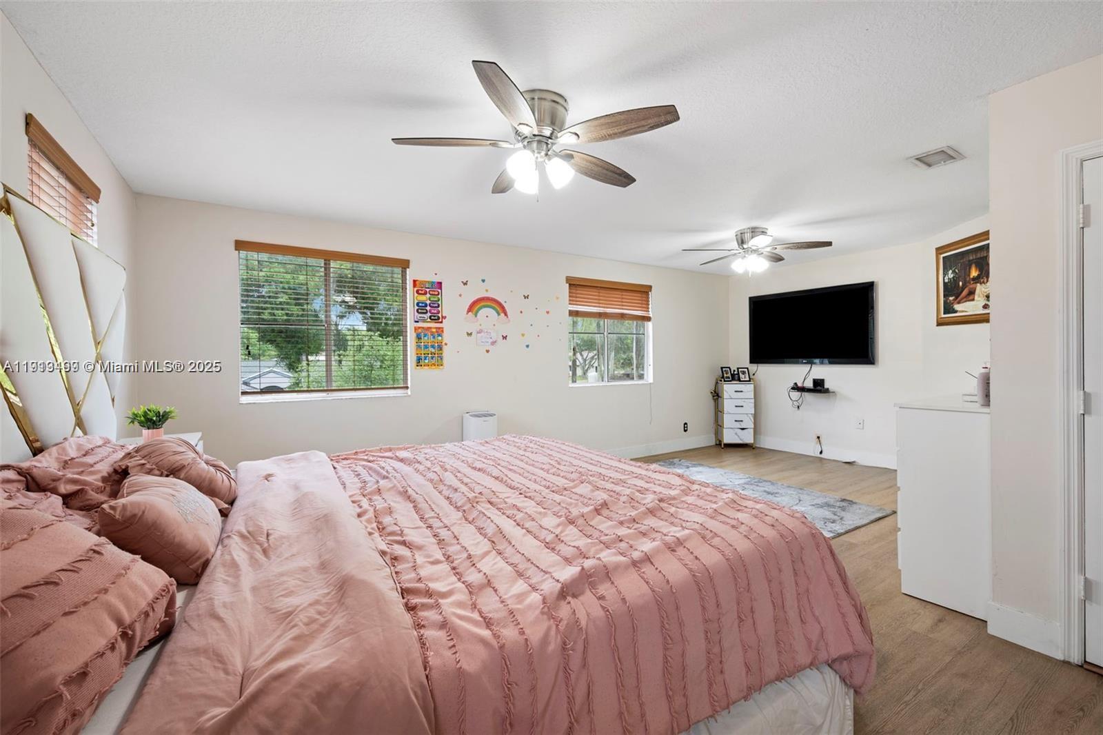 LYONS WEST - Residential