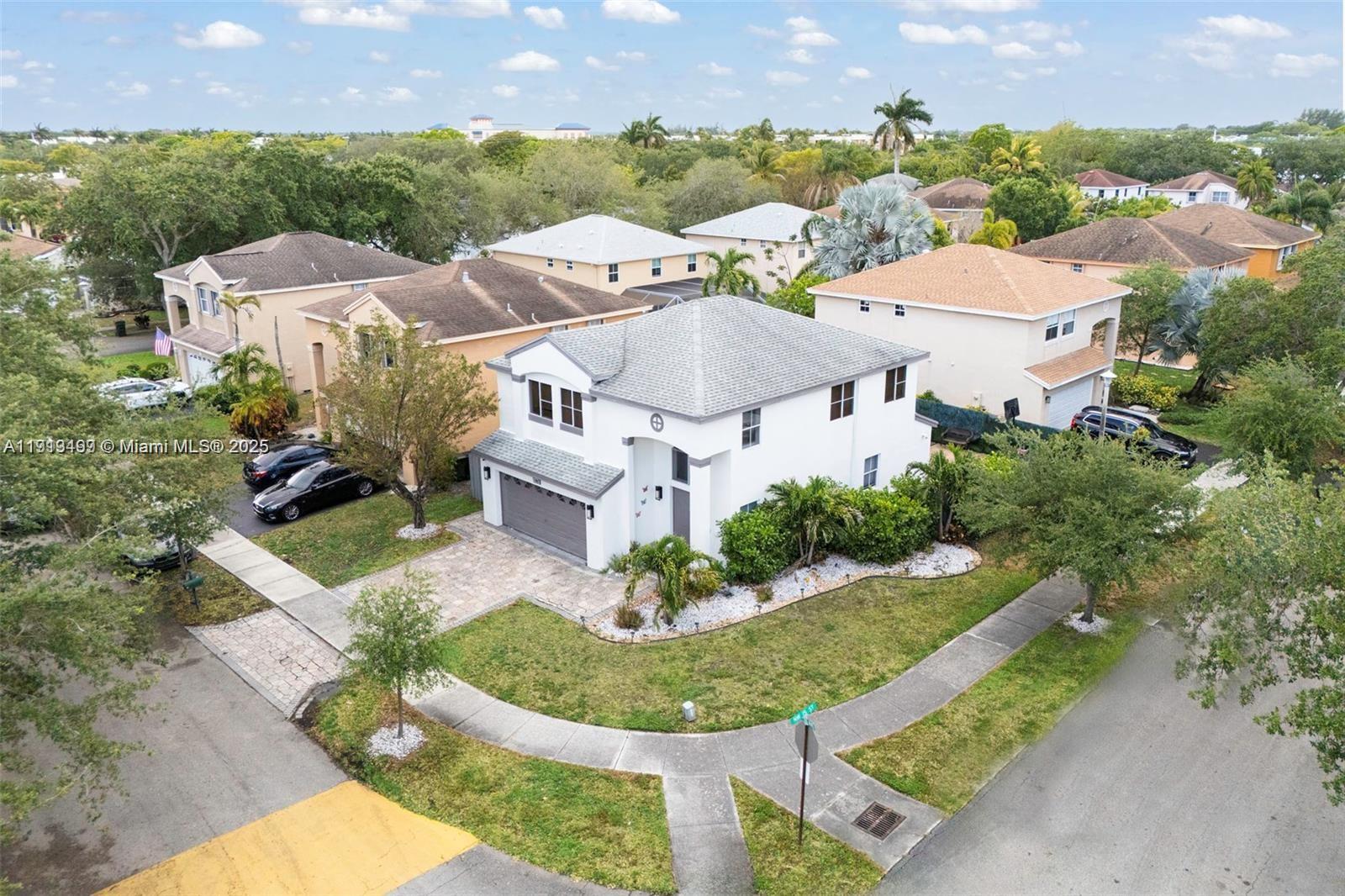 LYONS WEST - Residential