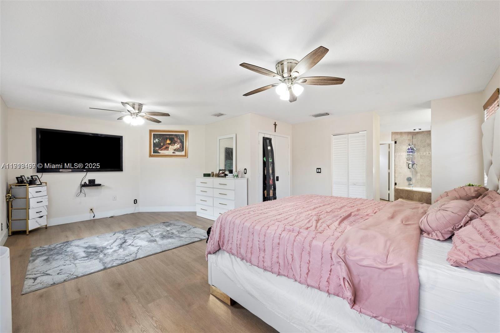 LYONS WEST - Residential