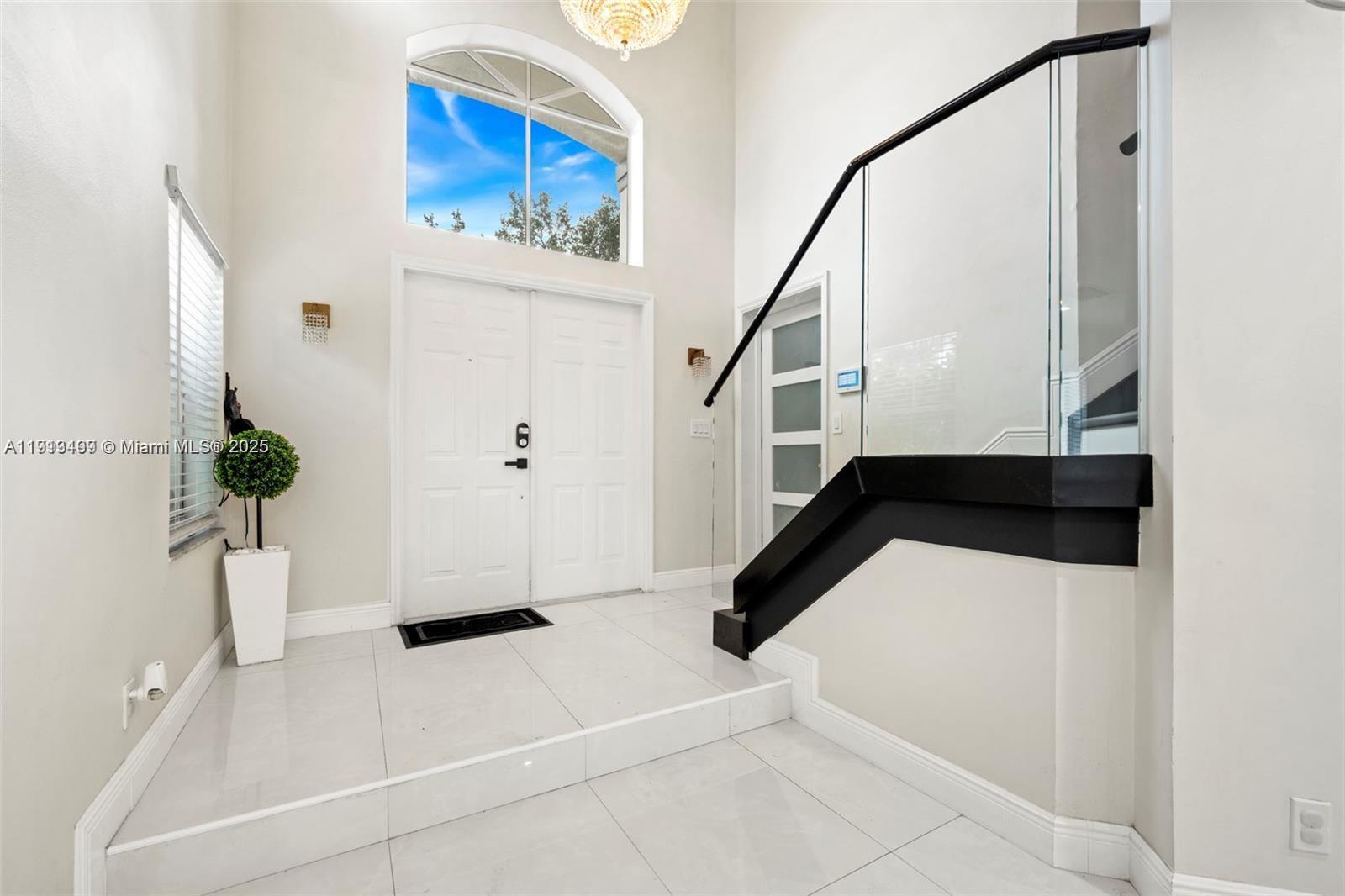 LYONS WEST - Residential