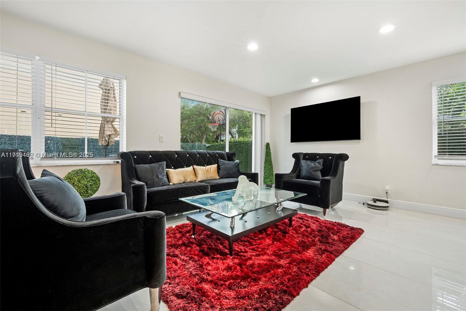 LYONS WEST - Residential