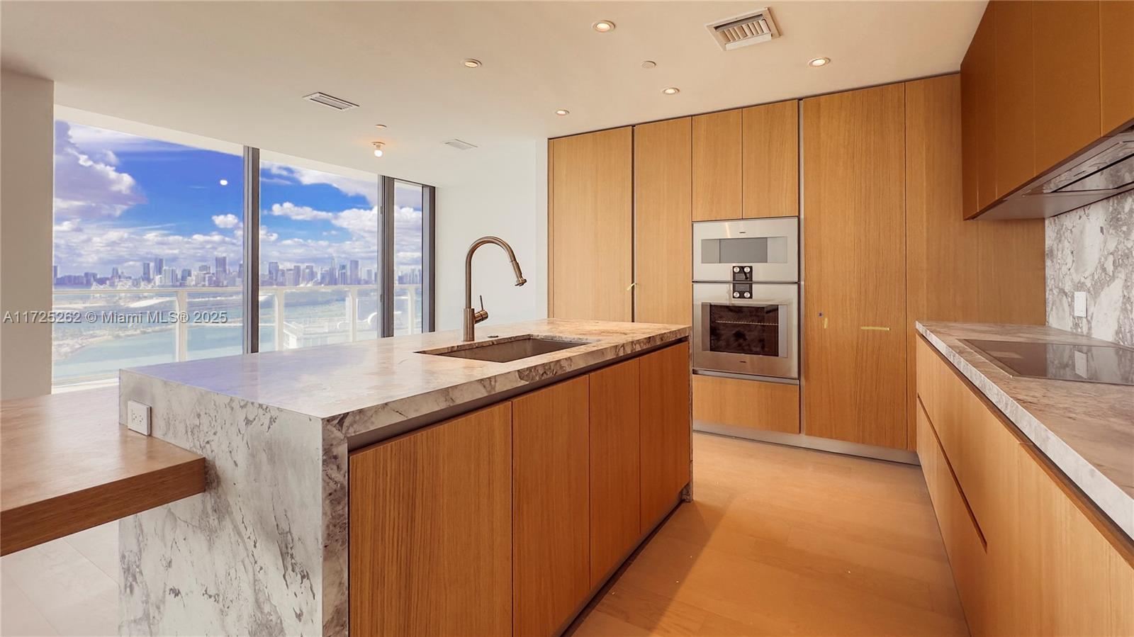Property for Sale at 500 Alton Rd 2802, Miami Beach, Miami-Dade County, Florida - Bedrooms: 3 
Bathrooms: 4  - $7,580,000