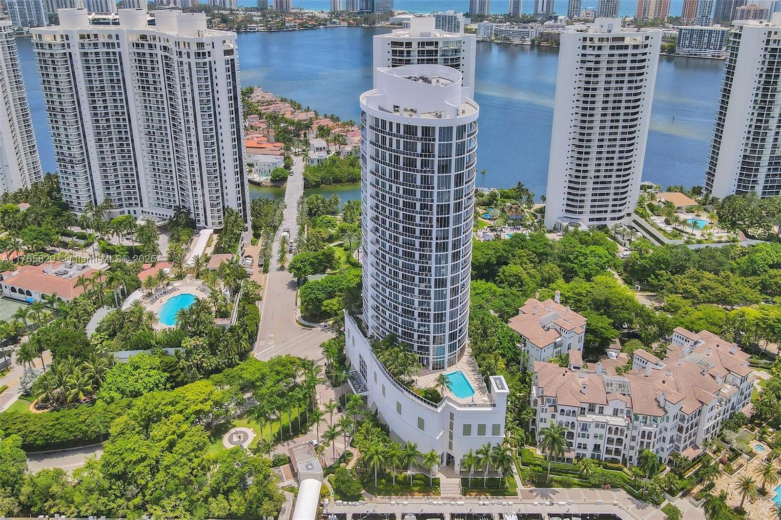 BELLINI AT WILLIAMS ISLAN - Residential